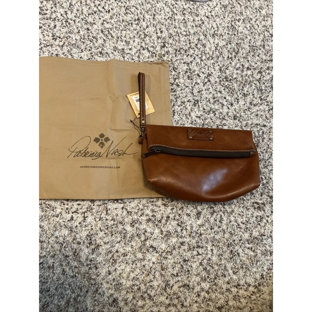 PATRICIA NASH New Valerie Foldover Wristlet Clutch Travel Bag Wallet Tan Brown